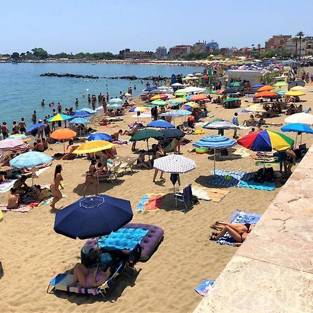Vacanzenaxos - Casa Frontemare Apartman Giardini-Naxos Kültér fotó